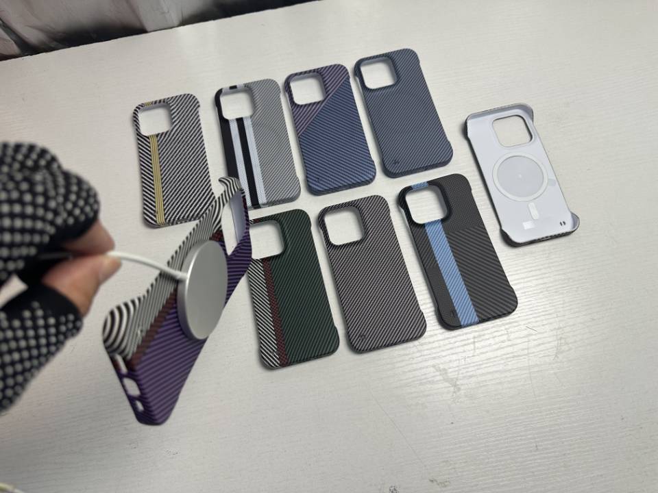 Caja de teléfonos móviles para hombres